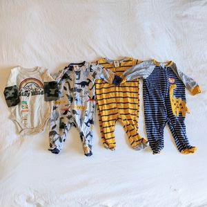 Bundle / Lot Gerber Baby 0-3 Months Footies / Sleepers / Onesie Dinosaurs